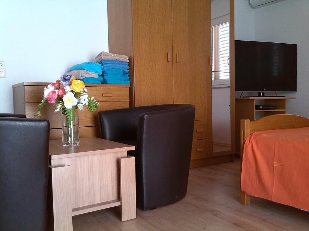 Apartments Batarilo ゴルニ・カリン 部屋 写真